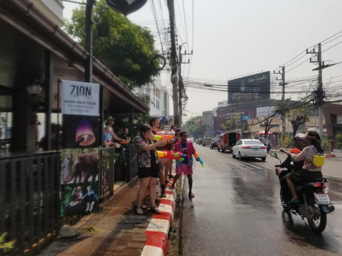 Zion Hostel Chiang Mai Bagian luar foto